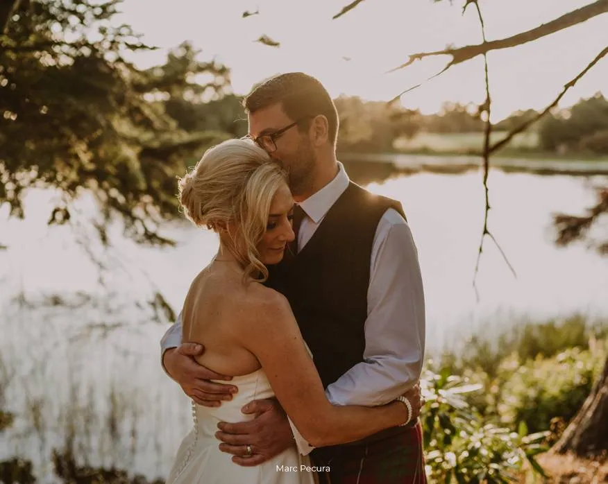 Kinmount-House-Woodland-Couple Kinmount House Woodland Couple