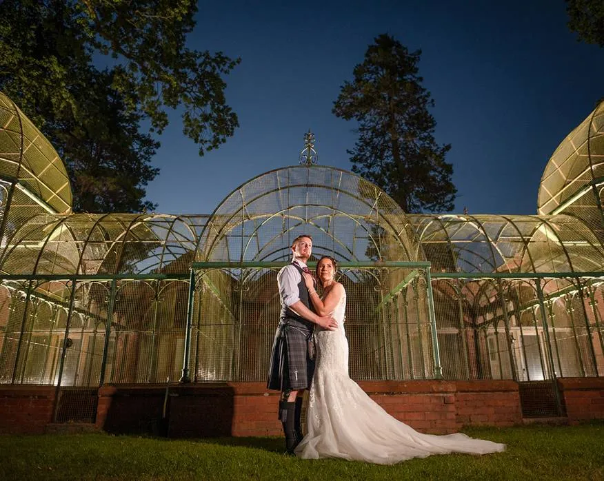 Kinmount-House-Couple-Aviary-Night Kinmount House Couple Aviary Night